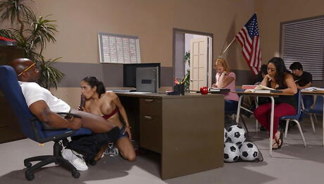 Curious american Tia Cyrus fucked hard after sucking big black cock 